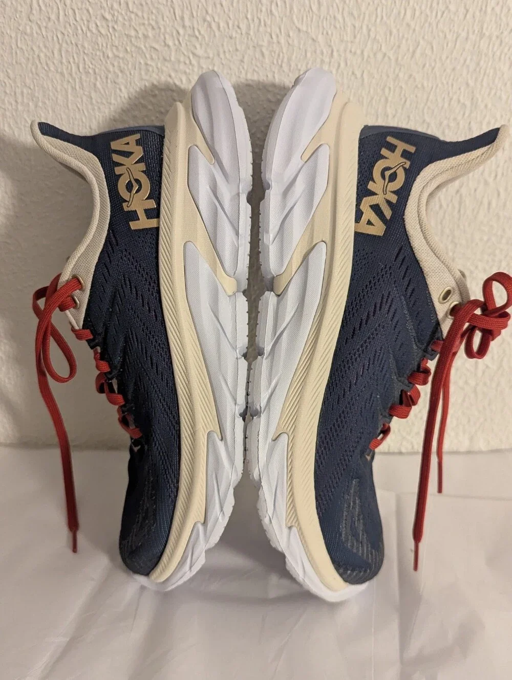 Hoka One One  Women’s Size 7.0 US Blue Running Shoes One One W Clifton Edge.